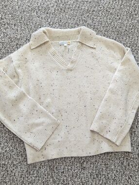 C&C California Cream Speckled V-Neck Sweater with Collar